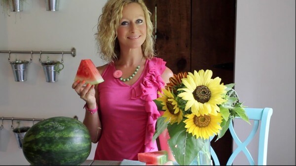 Learn how to pick a watermelon in 5 easy tips! You'll pick the best watermelon every time - super sweet and juicy!