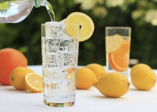 3 Healthier Alternatives to Soda -- sparkling water with citrus