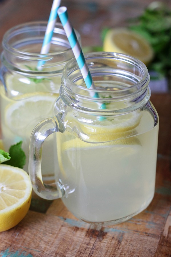 This is the best homemade lemonade recipe using real lemons and honey - so simple & refreshing!