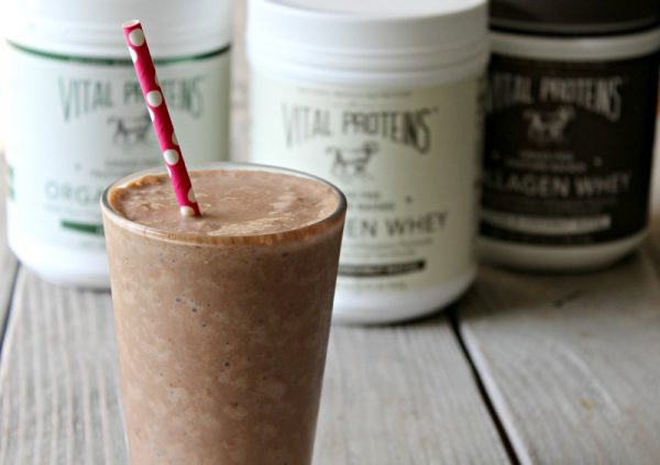 High Protein, Fat Burning Breakfast Smoothie Recipe with simple, all natural ingredients that help control cravings, boost metabolism and can help you lose weight!