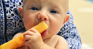 The Ultimate Guide to Baby Led Weaning...including how to, first foods, video examples, personal experience and more!